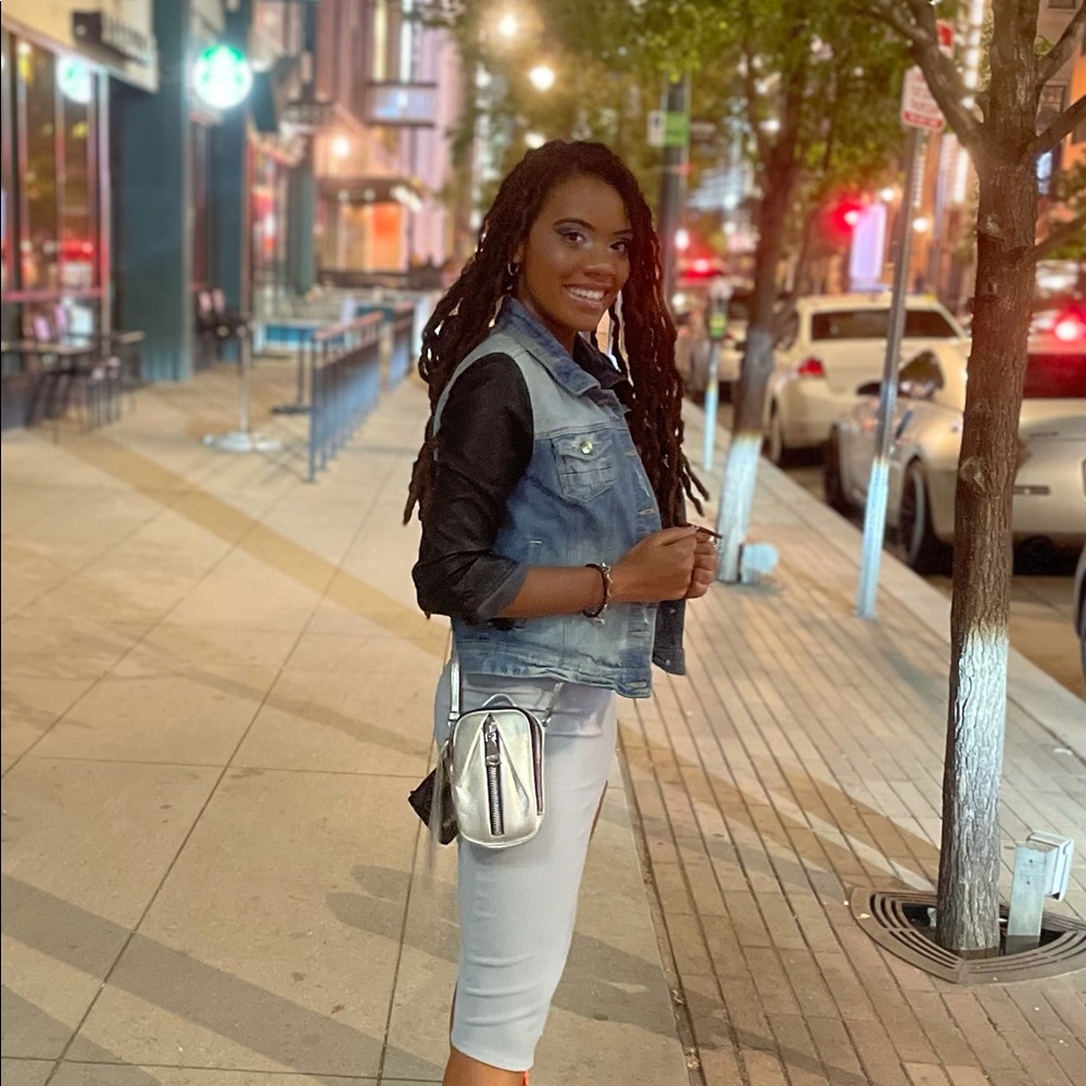 Meet your Posher, Lauryn